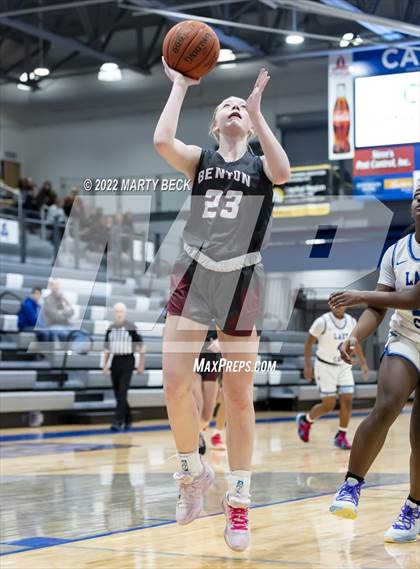Thumbnail 2 in Capital City vs Benton (Jefferson Bank Holiday Hoops) photogallery.