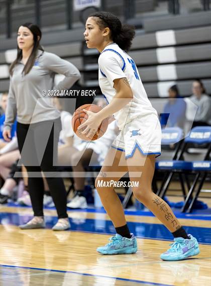 Thumbnail 3 in Capital City vs Benton (Jefferson Bank Holiday Hoops) photogallery.