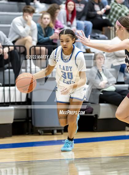 Thumbnail 2 in Capital City vs Benton (Jefferson Bank Holiday Hoops) photogallery.