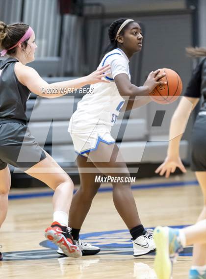 Thumbnail 2 in Capital City vs Benton (Jefferson Bank Holiday Hoops) photogallery.