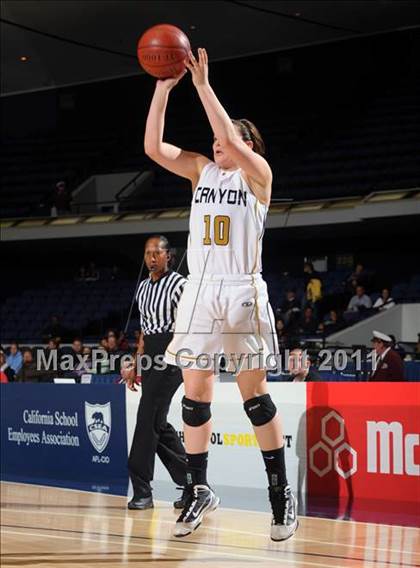 Thumbnail 1 in Harvard-Westlake vs. Canyon (CIF SS 2A Final) photogallery.