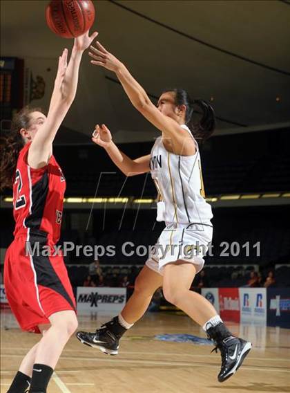 Thumbnail 2 in Harvard-Westlake vs. Canyon (CIF SS 2A Final) photogallery.