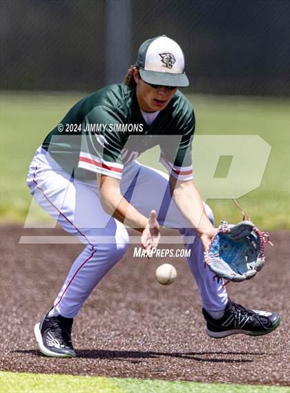 Thumbnail 3 in Highland vs Salem (Class 3A Sectional Semifinals) photogallery.
