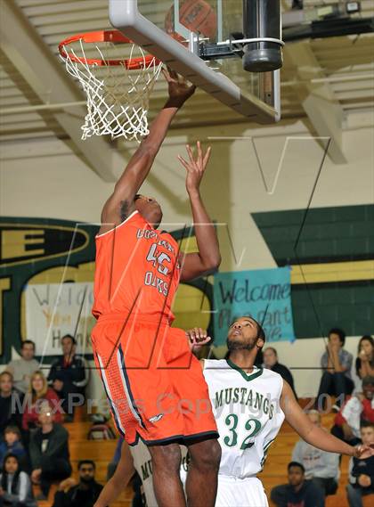 Thumbnail 1 in Cosumnes Oaks vs. Monterey Trial (Mark Macres Tournament) photogallery.