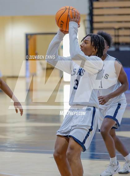 Thumbnail 1 in North Clayton vs. Marietta (Lemon Street Classic) photogallery.