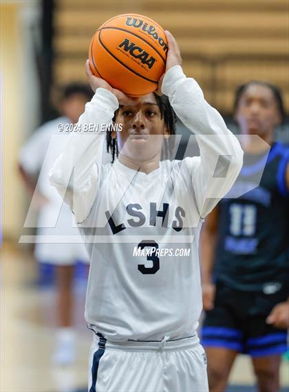 Thumbnail 1 in North Clayton vs. Marietta (Lemon Street Classic) photogallery.