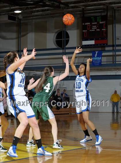 Thumbnail 2 in Harborfields vs. Elwood-Glenn (Suffolk Class A Final) photogallery.