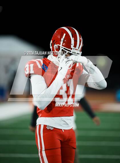 Thumbnail 2 in De La Salle @ Mater Dei (CIF Open Division State Championship) photogallery.