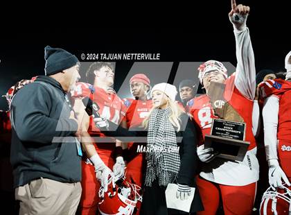 Thumbnail 3 in De La Salle @ Mater Dei (CIF Open Division State Championship) photogallery.
