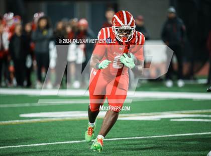 Thumbnail 2 in De La Salle @ Mater Dei (CIF Open Division State Championship) photogallery.