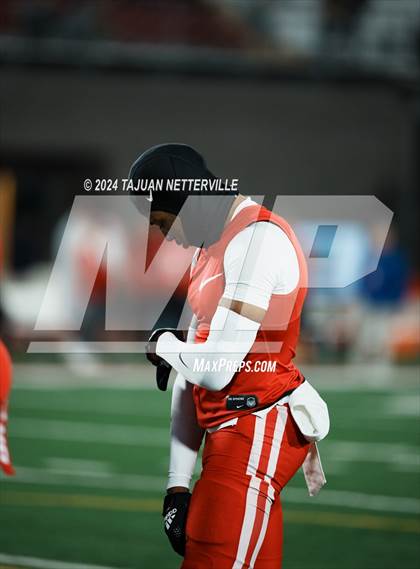 Thumbnail 3 in De La Salle @ Mater Dei (CIF Open Division State Championship) photogallery.