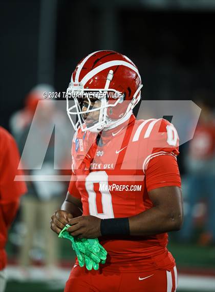 Thumbnail 3 in De La Salle @ Mater Dei (CIF Open Division State Championship) photogallery.