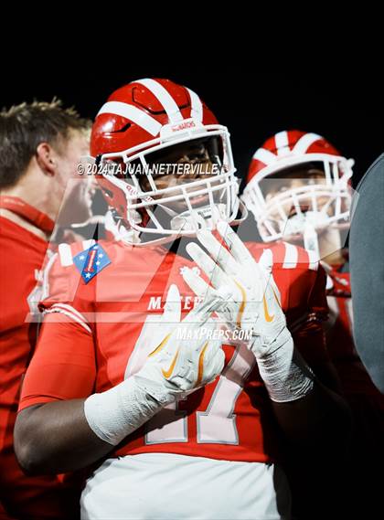 Thumbnail 2 in De La Salle @ Mater Dei (CIF Open Division State Championship) photogallery.