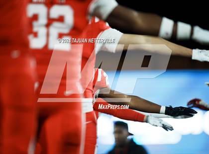 Thumbnail 2 in De La Salle @ Mater Dei (CIF Open Division State Championship) photogallery.