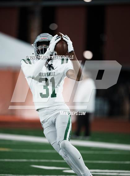 Thumbnail 2 in De La Salle @ Mater Dei (CIF Open Division State Championship) photogallery.