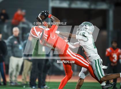 Thumbnail 2 in De La Salle @ Mater Dei (CIF Open Division State Championship) photogallery.