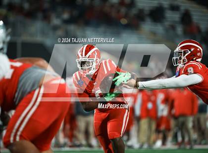 Thumbnail 3 in De La Salle @ Mater Dei (CIF Open Division State Championship) photogallery.