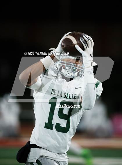Thumbnail 2 in De La Salle @ Mater Dei (CIF Open Division State Championship) photogallery.