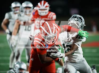 Thumbnail 1 in De La Salle @ Mater Dei (CIF Open Division State Championship) photogallery.