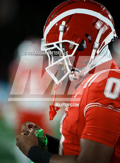 Thumbnail 1 in De La Salle @ Mater Dei (CIF Open Division State Championship) photogallery.