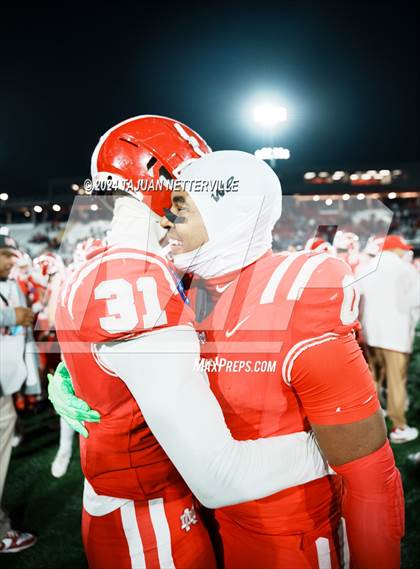 Thumbnail 2 in De La Salle @ Mater Dei (CIF Open Division State Championship) photogallery.