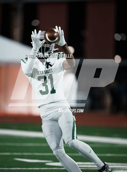 Thumbnail 1 in De La Salle @ Mater Dei (CIF Open Division State Championship) photogallery.
