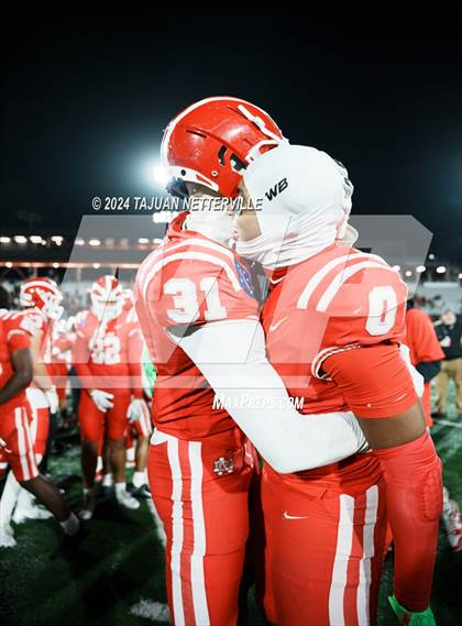 Thumbnail 3 in De La Salle @ Mater Dei (CIF Open Division State Championship) photogallery.
