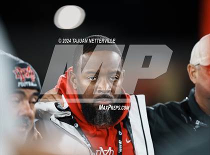 Thumbnail 2 in De La Salle @ Mater Dei (CIF Open Division State Championship) photogallery.