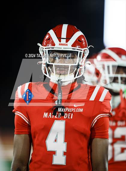 Thumbnail 2 in De La Salle @ Mater Dei (CIF Open Division State Championship) photogallery.