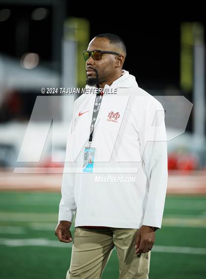 Thumbnail 2 in De La Salle @ Mater Dei (CIF Open Division State Championship) photogallery.