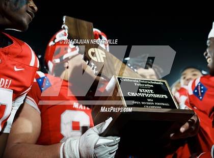 Thumbnail 2 in De La Salle @ Mater Dei (CIF Open Division State Championship) photogallery.