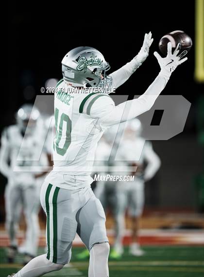 Thumbnail 1 in De La Salle @ Mater Dei (CIF Open Division State Championship) photogallery.