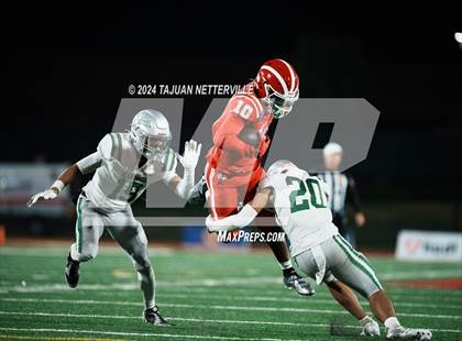Thumbnail 2 in De La Salle @ Mater Dei (CIF Open Division State Championship) photogallery.