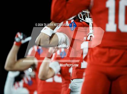 Thumbnail 3 in De La Salle @ Mater Dei (CIF Open Division State Championship) photogallery.