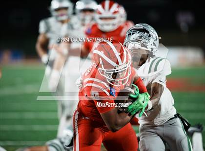 Thumbnail 2 in De La Salle @ Mater Dei (CIF Open Division State Championship) photogallery.