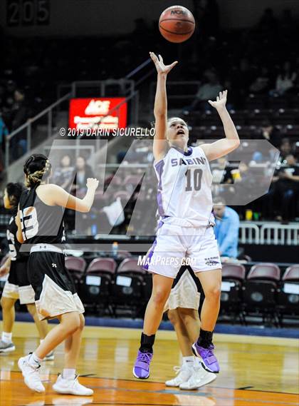 Thumbnail 1 in Chinle vs. Sabino (AIA 3A Quarterfinal) photogallery.