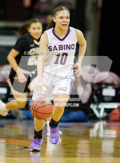 Thumbnail 3 in Chinle vs. Sabino (AIA 3A Quarterfinal) photogallery.