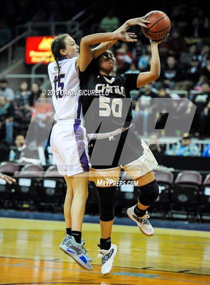 Thumbnail 2 in Chinle vs. Sabino (AIA 3A Quarterfinal) photogallery.