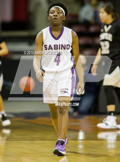 Thumbnail 1 in Chinle vs. Sabino (AIA 3A Quarterfinal) photogallery.