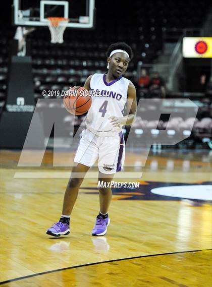 Thumbnail 2 in Chinle vs. Sabino (AIA 3A Quarterfinal) photogallery.