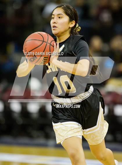 Thumbnail 2 in Chinle vs. Sabino (AIA 3A Quarterfinal) photogallery.