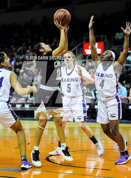 Thumbnail 2 in Chinle vs. Sabino (AIA 3A Quarterfinal) photogallery.