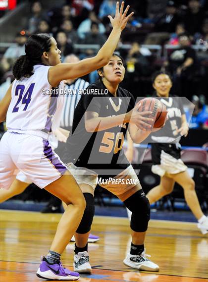 Thumbnail 3 in Chinle vs. Sabino (AIA 3A Quarterfinal) photogallery.