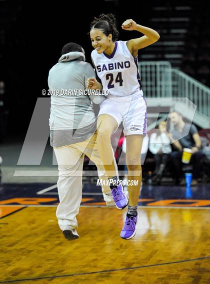 Thumbnail 3 in Chinle vs. Sabino (AIA 3A Quarterfinal) photogallery.
