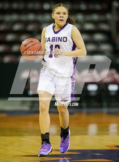 Thumbnail 2 in Chinle vs. Sabino (AIA 3A Quarterfinal) photogallery.