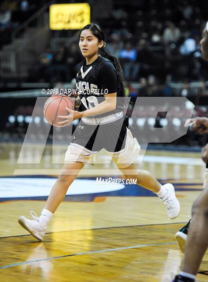 Thumbnail 1 in Chinle vs. Sabino (AIA 3A Quarterfinal) photogallery.