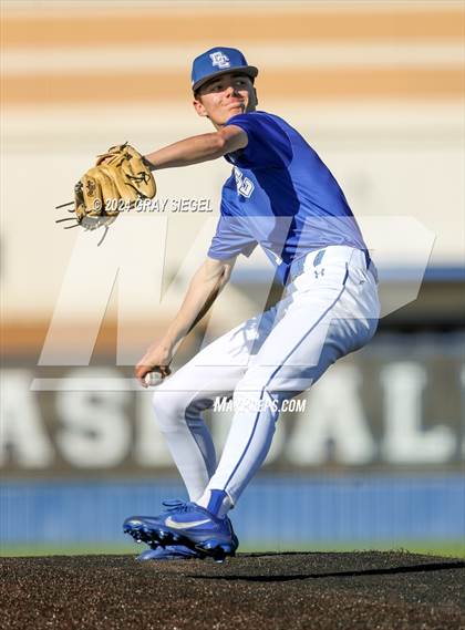Thumbnail 2 in Edmond Memorial @ Deer Creek photogallery.