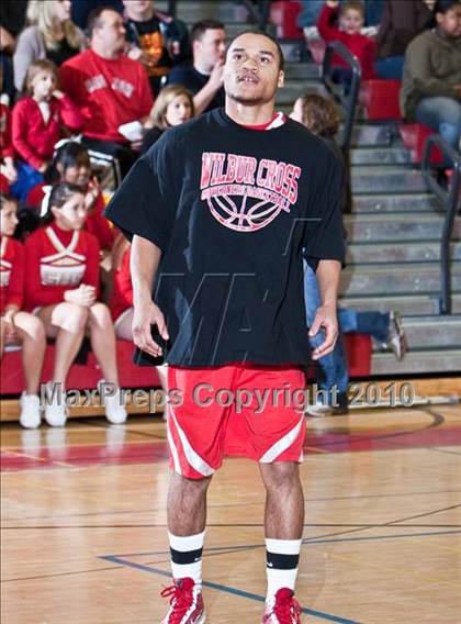Thumbnail 1 in Stratford vs Wilbur Cross (CIAC Class L Semifinal) photogallery.