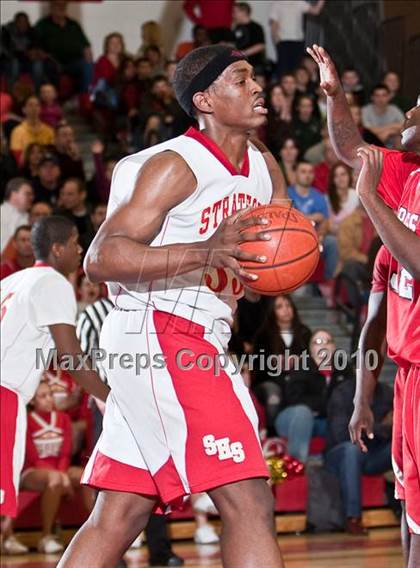 Thumbnail 3 in Stratford vs Wilbur Cross (CIAC Class L Semifinal) photogallery.