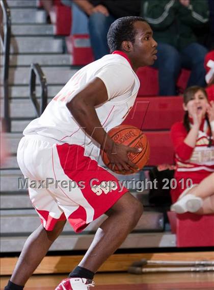 Thumbnail 2 in Stratford vs Wilbur Cross (CIAC Class L Semifinal) photogallery.